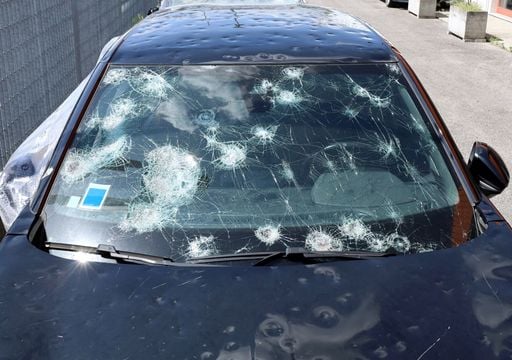 Danni da grandine auto: cosa fare davvero per proteggere il veicolo